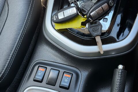 Nissan Navara DCI TEKNA AUTOMATIC -ONE OWNER -NO VAT-APPLE CAR PLAY -TOWBAR -CANOPY 43