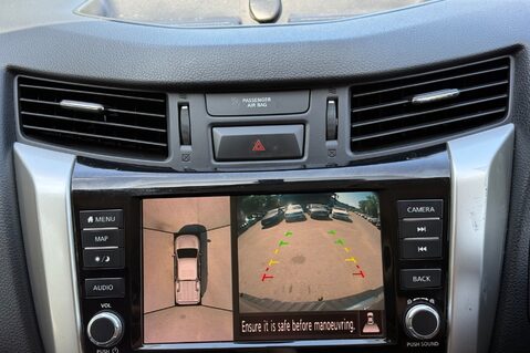 Nissan Navara DCI TEKNA AUTOMATIC -ONE OWNER -NO VAT-APPLE CAR PLAY -TOWBAR -CANOPY 40