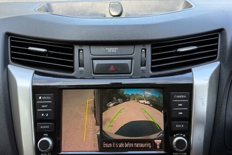 Nissan Navara DCI TEKNA AUTOMATIC -ONE OWNER -NO VAT-APPLE CAR PLAY -TOWBAR -CANOPY 39