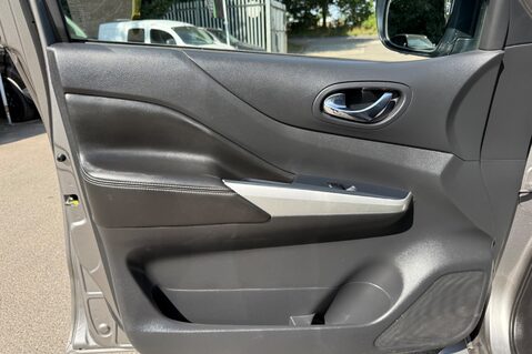Nissan Navara DCI TEKNA AUTOMATIC -ONE OWNER -NO VAT-APPLE CAR PLAY -TOWBAR -CANOPY 24