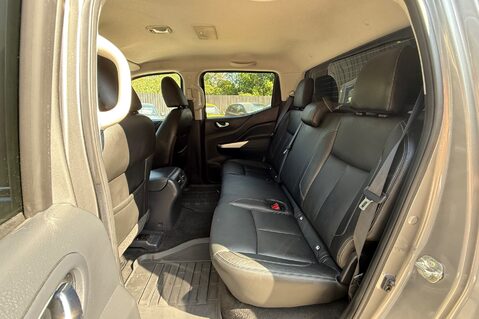 Nissan Navara DCI TEKNA AUTOMATIC -ONE OWNER -NO VAT-APPLE CAR PLAY -TOWBAR -CANOPY 26