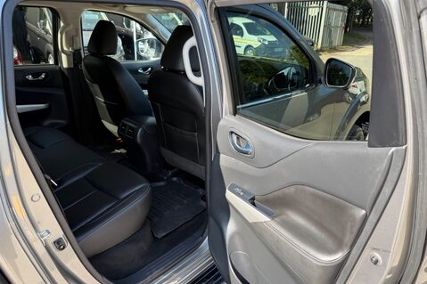 Nissan Navara DCI TEKNA AUTOMATIC -ONE OWNER -NO VAT-APPLE CAR PLAY -TOWBAR -CANOPY 30