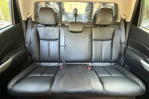 Nissan Navara DCI TEKNA AUTOMATIC -ONE OWNER -NO VAT-APPLE CAR PLAY -TOWBAR -CANOPY 17