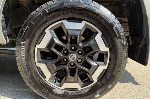 Nissan Navara DCI TEKNA AUTOMATIC -ONE OWNER -NO VAT-APPLE CAR PLAY -TOWBAR -CANOPY 52