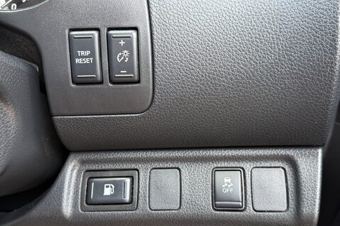 Nissan Navara DCI TEKNA AUTOMATIC -ONE OWNER -NO VAT-APPLE CAR PLAY -TOWBAR -CANOPY 47