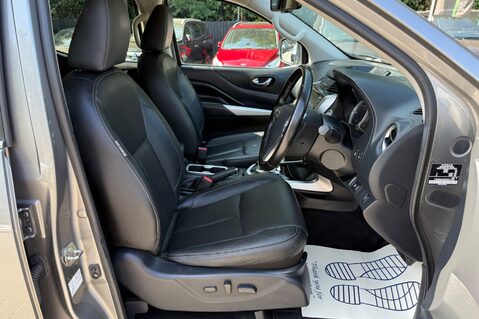 Nissan Navara DCI TEKNA AUTOMATIC -ONE OWNER -NO VAT-APPLE CAR PLAY -TOWBAR -CANOPY 16