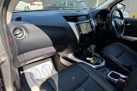 Nissan Navara DCI TEKNA AUTOMATIC -ONE OWNER -NO VAT-APPLE CAR PLAY -TOWBAR -CANOPY 25