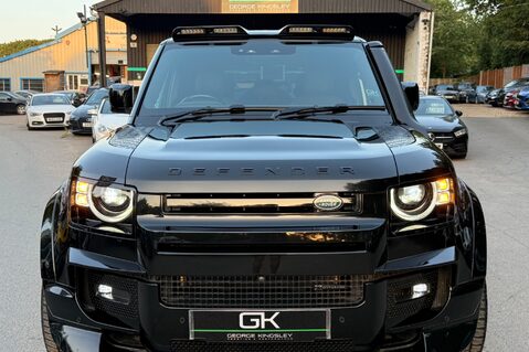 Land Rover Defender X-DYNAMIC SE MHEV - PREDATOR BODYKIT - 22 INCH ALLOYS -FULL LAND ROVER SERV 23
