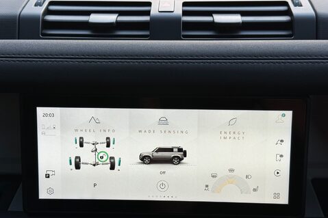 Land Rover Defender X-DYNAMIC SE MHEV - PREDATOR BODYKIT - 22 INCH ALLOYS -FULL LAND ROVER SERV 46