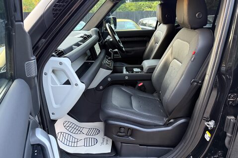 Land Rover Defender X-DYNAMIC SE MHEV - PREDATOR BODYKIT - 22 INCH ALLOYS -FULL LAND ROVER SERV 4