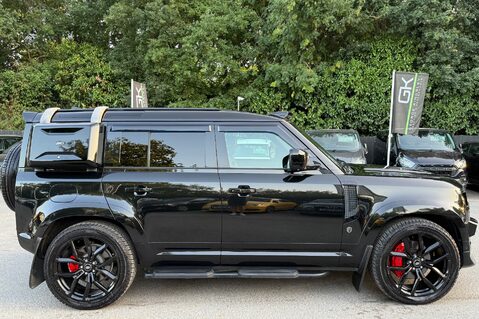 Land Rover Defender X-DYNAMIC SE MHEV - PREDATOR BODYKIT - 22 INCH ALLOYS -FULL LAND ROVER SERV 6