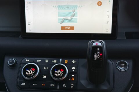 Land Rover Defender X-DYNAMIC SE MHEV - PREDATOR BODYKIT - 22 INCH ALLOYS -FULL LAND ROVER SERV 50