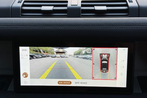 Land Rover Defender X-DYNAMIC SE MHEV - PREDATOR BODYKIT - 22 INCH ALLOYS -FULL LAND ROVER SERV 42