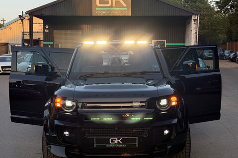 Land Rover Defender X-DYNAMIC SE MHEV - PREDATOR BODYKIT - 22 INCH ALLOYS -FULL LAND ROVER SERV 21