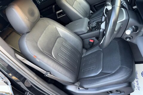 Land Rover Defender X-DYNAMIC SE MHEV - PREDATOR BODYKIT - 22 INCH ALLOYS -FULL LAND ROVER SERV 36