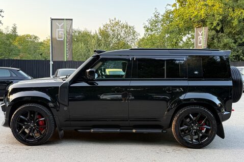 Land Rover Defender X-DYNAMIC SE MHEV - PREDATOR BODYKIT - 22 INCH ALLOYS -FULL LAND ROVER SERV 10