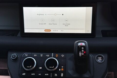 Land Rover Defender X-DYNAMIC SE MHEV - PREDATOR BODYKIT - 22 INCH ALLOYS -FULL LAND ROVER SERV 52