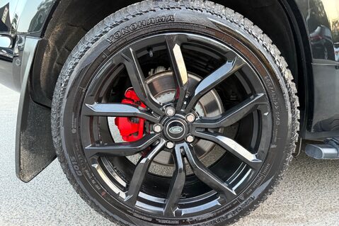 Land Rover Defender X-DYNAMIC SE MHEV - PREDATOR BODYKIT - 22 INCH ALLOYS -FULL LAND ROVER SERV 64