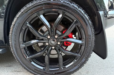 Land Rover Defender X-DYNAMIC SE MHEV - PREDATOR BODYKIT - 22 INCH ALLOYS -FULL LAND ROVER SERV 63