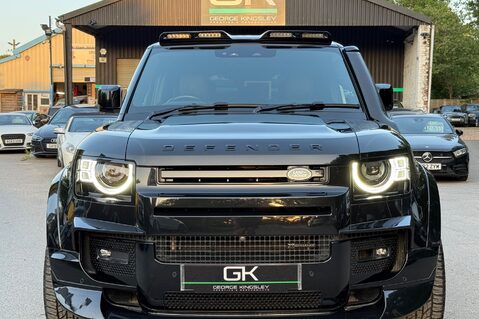 Land Rover Defender X-DYNAMIC SE MHEV - PREDATOR BODYKIT - 22 INCH ALLOYS -FULL LAND ROVER SERV 12