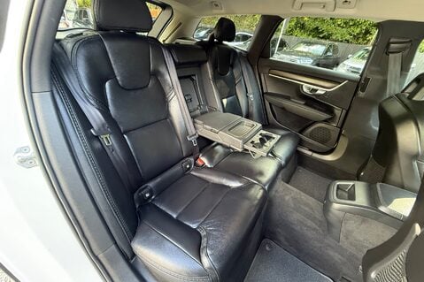 Volvo V90 D5 POWERPULSE CROSS COUNTRY PRO AWD -RARE CAR - REVERSE CAMERA 29