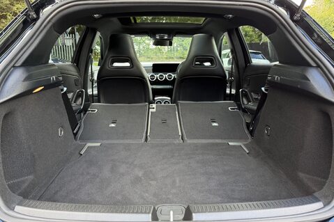 Mercedes-Benz A Class AMG A 35 4MATIC PREMIUM PLUS MHEV - AERO KIT -PAN ROOF -ELECTRIC SEATS 67