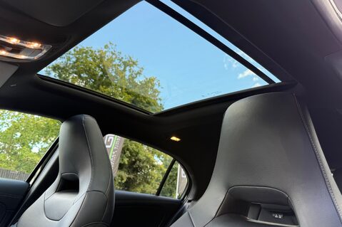 Mercedes-Benz A Class AMG A 35 4MATIC PREMIUM PLUS MHEV - AERO KIT -PAN ROOF -ELECTRIC SEATS 4