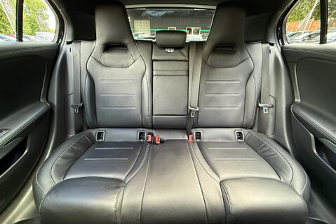 Mercedes-Benz A Class AMG A 35 4MATIC PREMIUM PLUS MHEV - AERO KIT -PAN ROOF -ELECTRIC SEATS 17