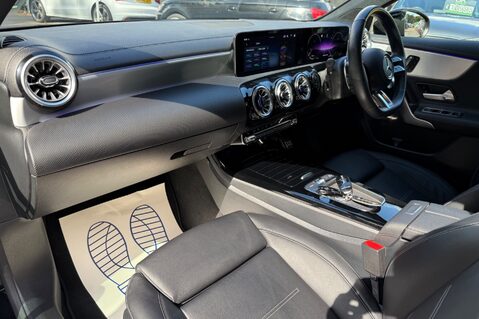 Mercedes-Benz A Class AMG A 35 4MATIC PREMIUM PLUS MHEV - AERO KIT -PAN ROOF -ELECTRIC SEATS 32