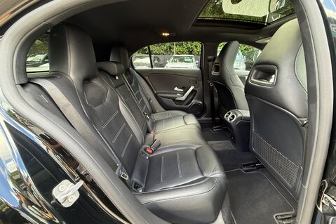 Mercedes-Benz A Class AMG A 35 4MATIC PREMIUM PLUS MHEV - AERO KIT -PAN ROOF -ELECTRIC SEATS 18
