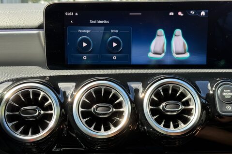 Mercedes-Benz A Class AMG A 35 4MATIC PREMIUM PLUS MHEV - AERO KIT -PAN ROOF -ELECTRIC SEATS 57