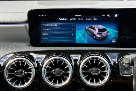 Mercedes-Benz A Class AMG A 35 4MATIC PREMIUM PLUS MHEV - AERO KIT -PAN ROOF -ELECTRIC SEATS 61