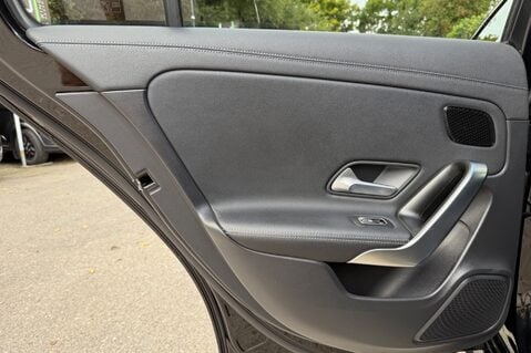Mercedes-Benz A Class AMG A 35 4MATIC PREMIUM PLUS MHEV - AERO KIT -PAN ROOF -ELECTRIC SEATS 35