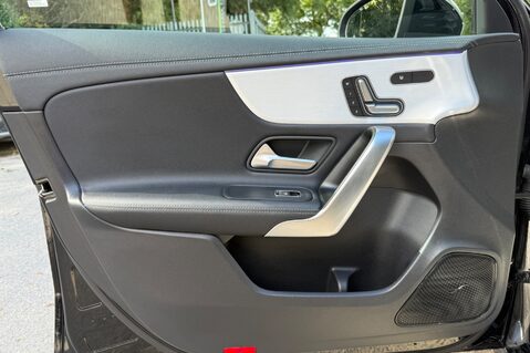 Mercedes-Benz A Class AMG A 35 4MATIC PREMIUM PLUS MHEV - AERO KIT -PAN ROOF -ELECTRIC SEATS 31