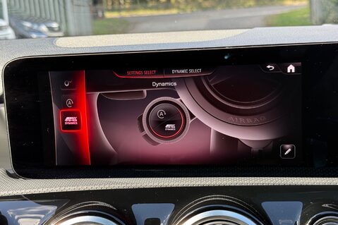 Mercedes-Benz A Class AMG A 35 4MATIC PREMIUM PLUS MHEV - AERO KIT -PAN ROOF -ELECTRIC SEATS 46