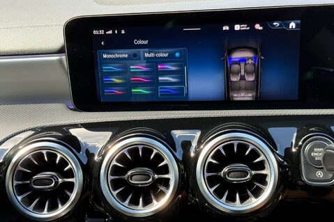 Mercedes-Benz A Class AMG A 35 4MATIC PREMIUM PLUS MHEV - AERO KIT -PAN ROOF -ELECTRIC SEATS 11