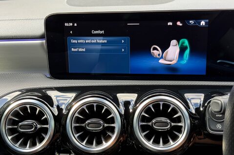 Mercedes-Benz A Class AMG A 35 4MATIC PREMIUM PLUS MHEV - AERO KIT -PAN ROOF -ELECTRIC SEATS 66