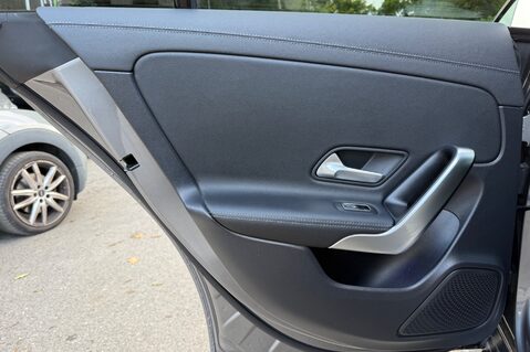 Mercedes-Benz CLA Class CLA 180 AMG LINE PREMIUM PLUS - PAN ROOF - VAT Q - FULL MB SERVICE HISTORY 30