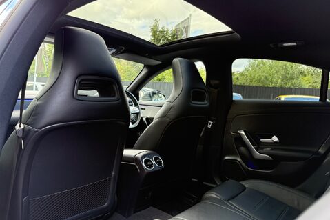 Mercedes-Benz CLA Class CLA 180 AMG LINE PREMIUM PLUS - PAN ROOF - VAT Q - FULL MB SERVICE HISTORY 33