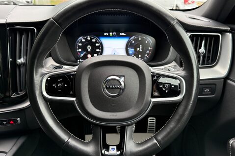 Volvo XC60 B4 R-DESIGN PRO AWD - 22 INCH ALLOY WHEELS - CRYSTAL WHITE PAINT 9