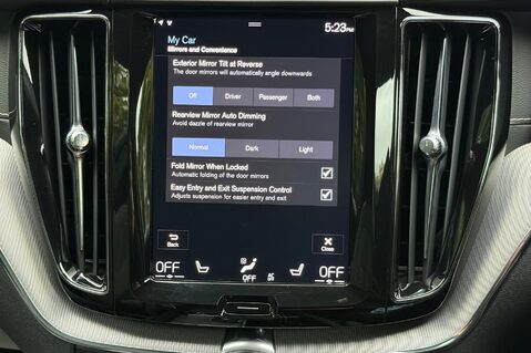 Volvo XC60 B4 R-DESIGN PRO AWD - 22 INCH ALLOY WHEELS - CRYSTAL WHITE PAINT 46