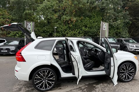 Volvo XC60 B4 R-DESIGN PRO AWD - 22 INCH ALLOY WHEELS - CRYSTAL WHITE PAINT 21