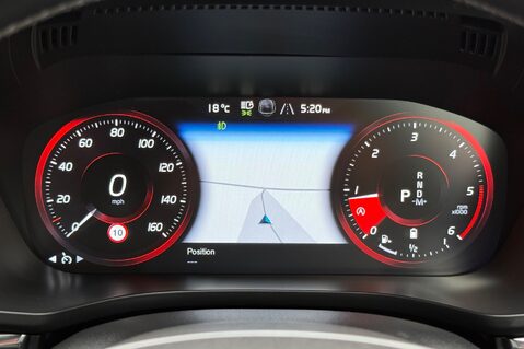 Volvo XC60 B4 R-DESIGN PRO AWD - 22 INCH ALLOY WHEELS - CRYSTAL WHITE PAINT 44