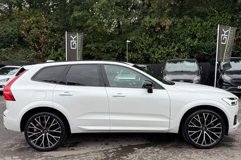 Volvo XC60 B4 R-DESIGN PRO AWD - 22 INCH ALLOY WHEELS - CRYSTAL WHITE PAINT 6