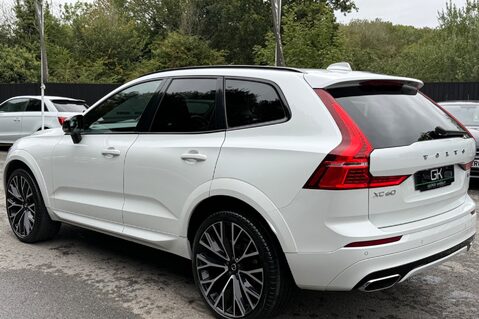 Volvo XC60 B4 R-DESIGN PRO AWD - 22 INCH ALLOY WHEELS - CRYSTAL WHITE PAINT 2