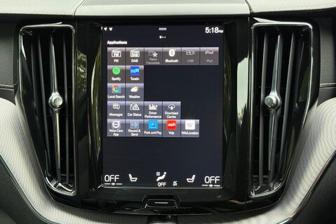 Volvo XC60 B4 R-DESIGN PRO AWD - 22 INCH ALLOY WHEELS - CRYSTAL WHITE PAINT 42