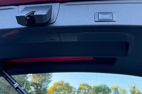 Audi A4 AVANT TFSI SE - APPLE CARPLAY -SAT NAV -HEATED SEATS -POWER FOLD MIRRORS 53