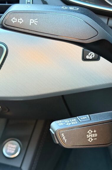 Audi A4 AVANT TFSI SE - APPLE CARPLAY -SAT NAV -HEATED SEATS -POWER FOLD MIRRORS 