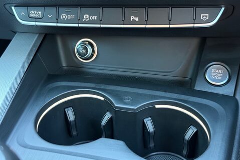 Audi A4 AVANT TFSI SE - APPLE CARPLAY -SAT NAV -HEATED SEATS -POWER FOLD MIRRORS 39