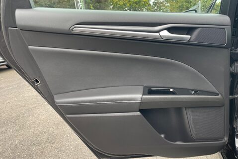Ford Mondeo TITANIUM EDITION ECOBLUE - VAT QUALIFYING - APPLE CAR PLAY - FULL SERVICE H 28